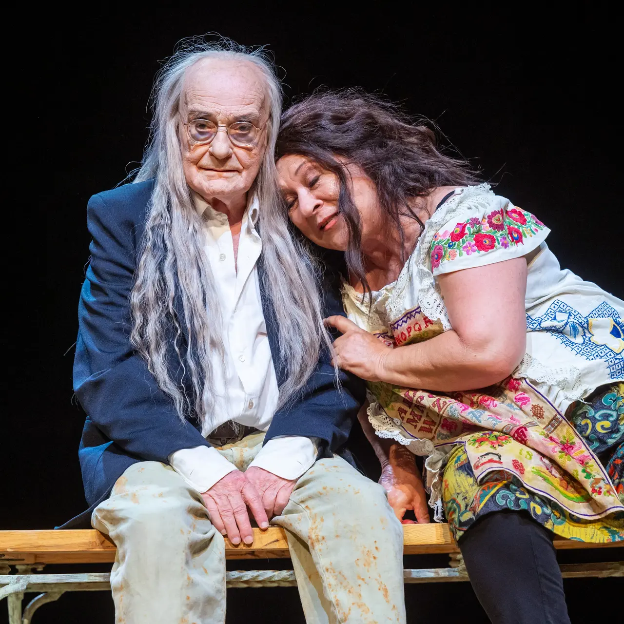 Szenenfoto mit Eva Mattes und Roberto Ciulli. 