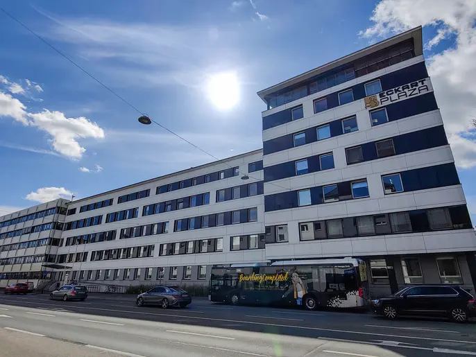 Das Ämtergebäude Süd von der Schwabacher Straße aus fotofrafiert.