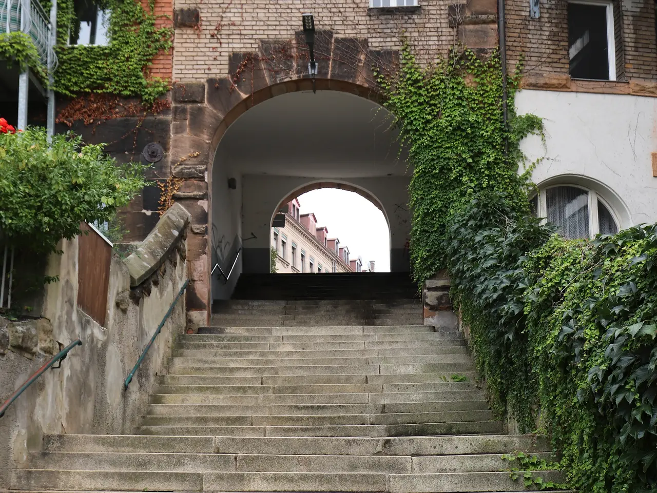 Blick hinauf die Treppe am Mariensteig