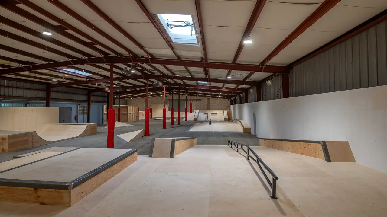 Innenansicht der neuen Skatehalle