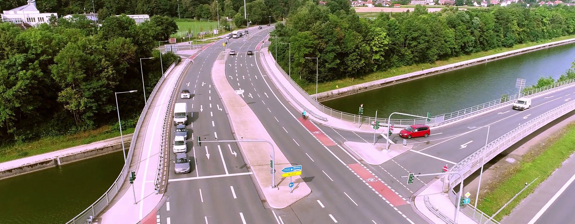 Luftaufnahme einer Straße im Westen Fürths