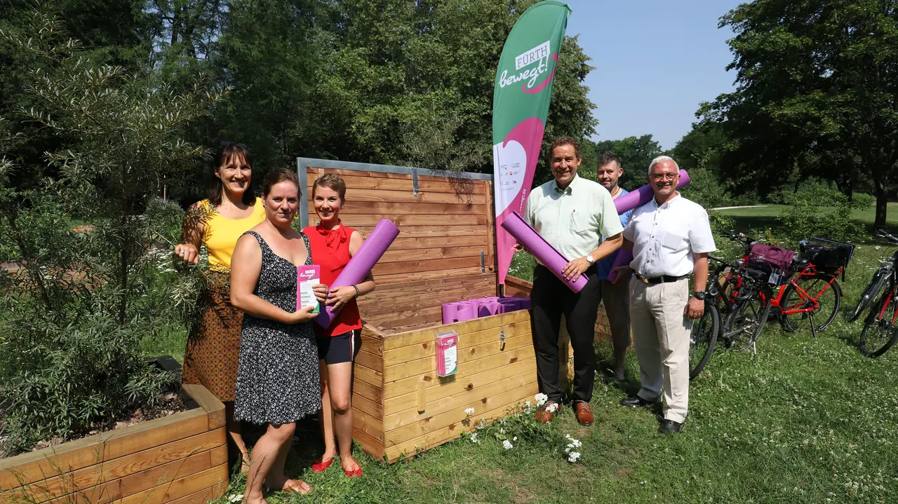 Gruppenfoto mit den Verantwortlichen von "Fürth bewegt", Klick auf Bild vergrößert das Foto.