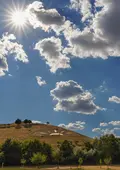 Sonne und Wolken über dem Fürther Solarberg