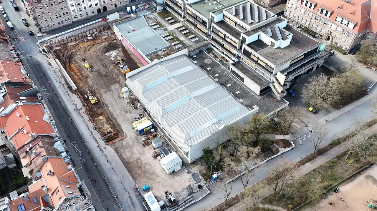 Luftbild der Baustelle am Helene-Lange-Gymnasium