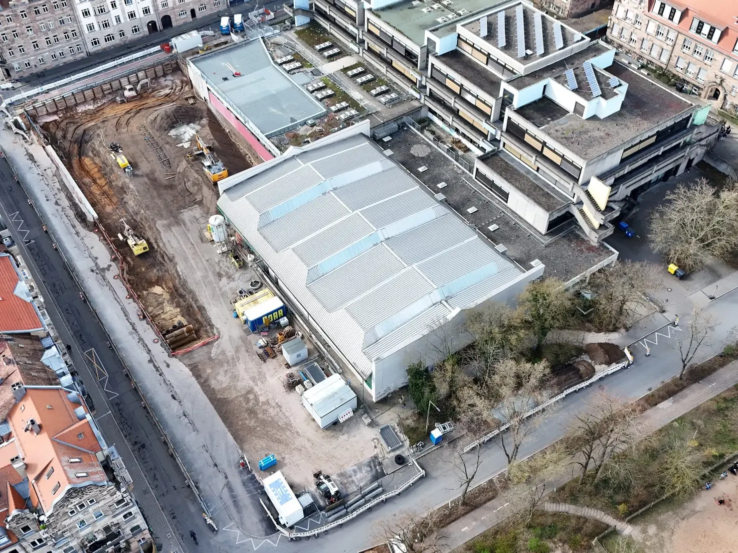 Luftbild der Baustelle am Helene-Lange-Gymnasium