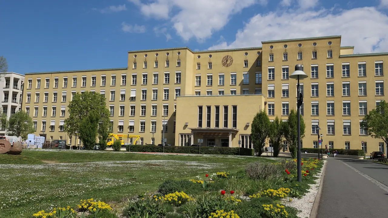 Klinikum Fürth inklusive des Vorplatzes