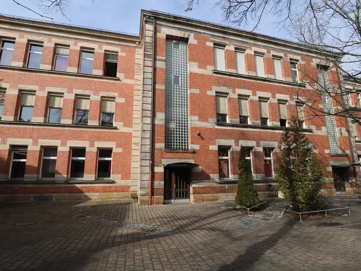 Fassade des Gebäudes in der Pfisterstraße 25