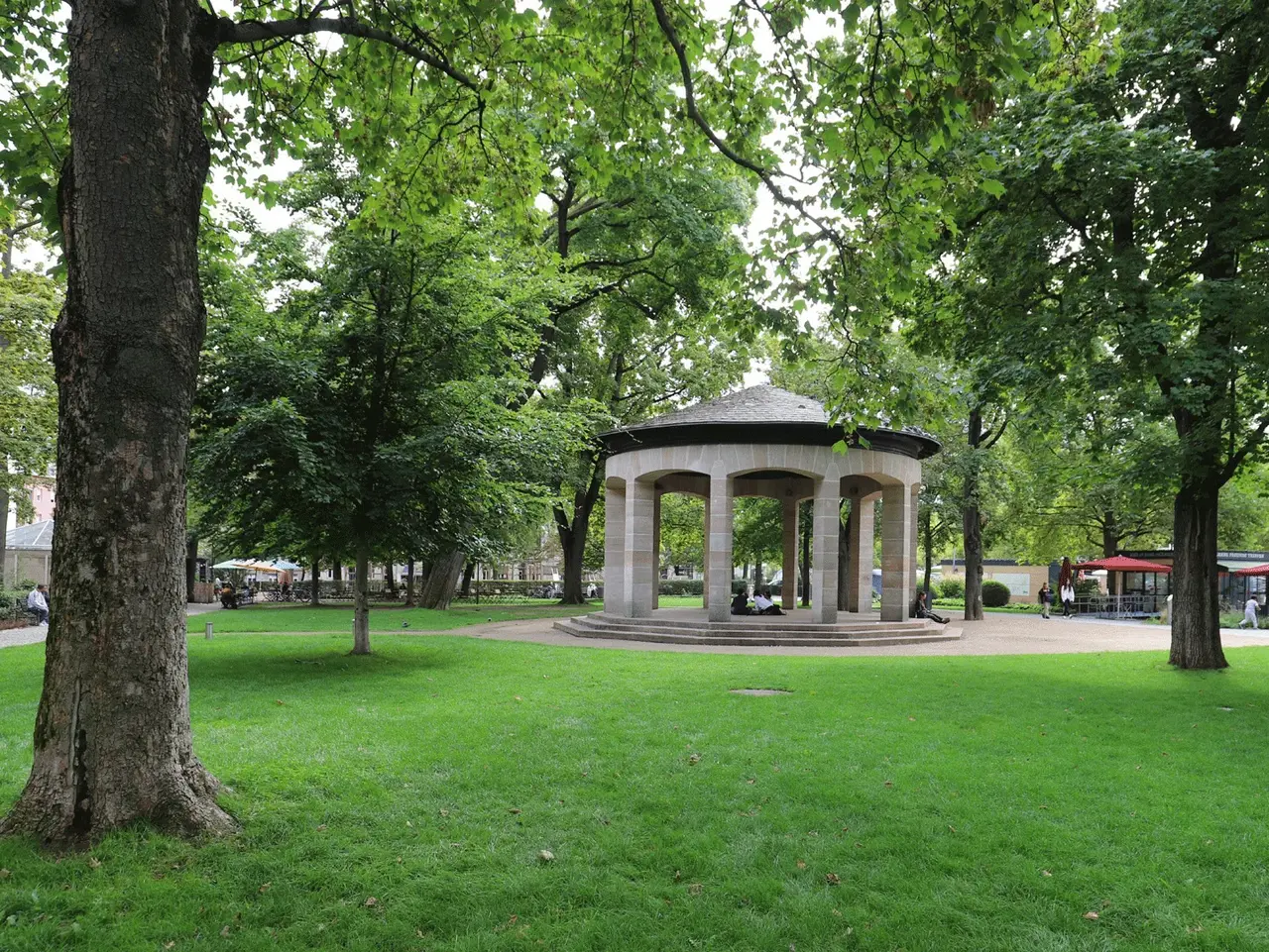 Pavillon in der Dr.-Konrad-Adenauer-Anlage